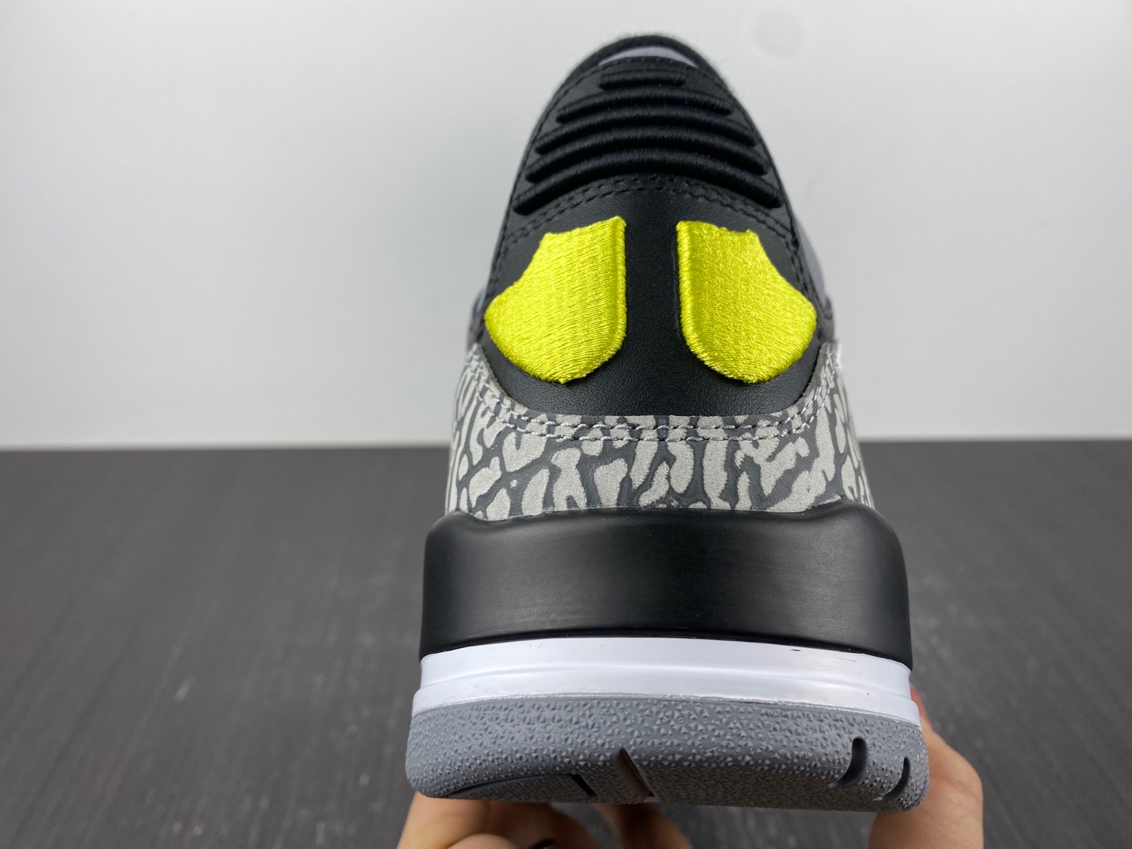 Air Jordan 3 Retro