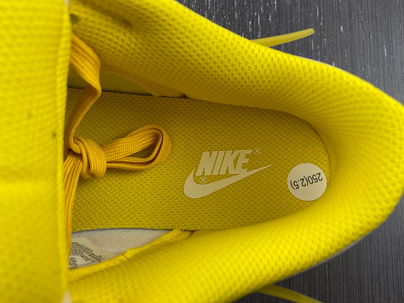 Nike Dunk Low Twist "Vivid Sulfur" DZ2794-100