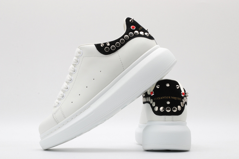 MCQUEEN OVERSIZED SNEAKER