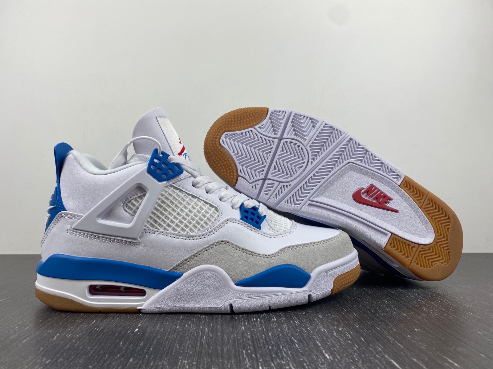 Nike SB x Air Jordan 4 customize