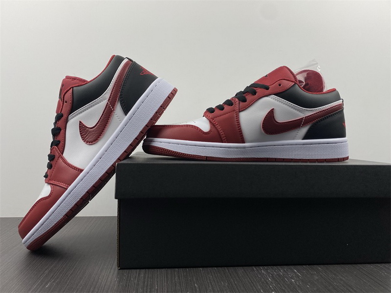 Air Jordan 1 Low 
