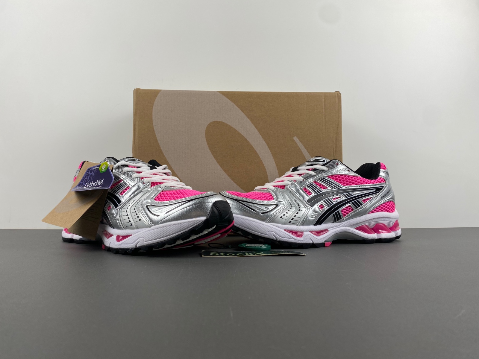ASICS sneaker