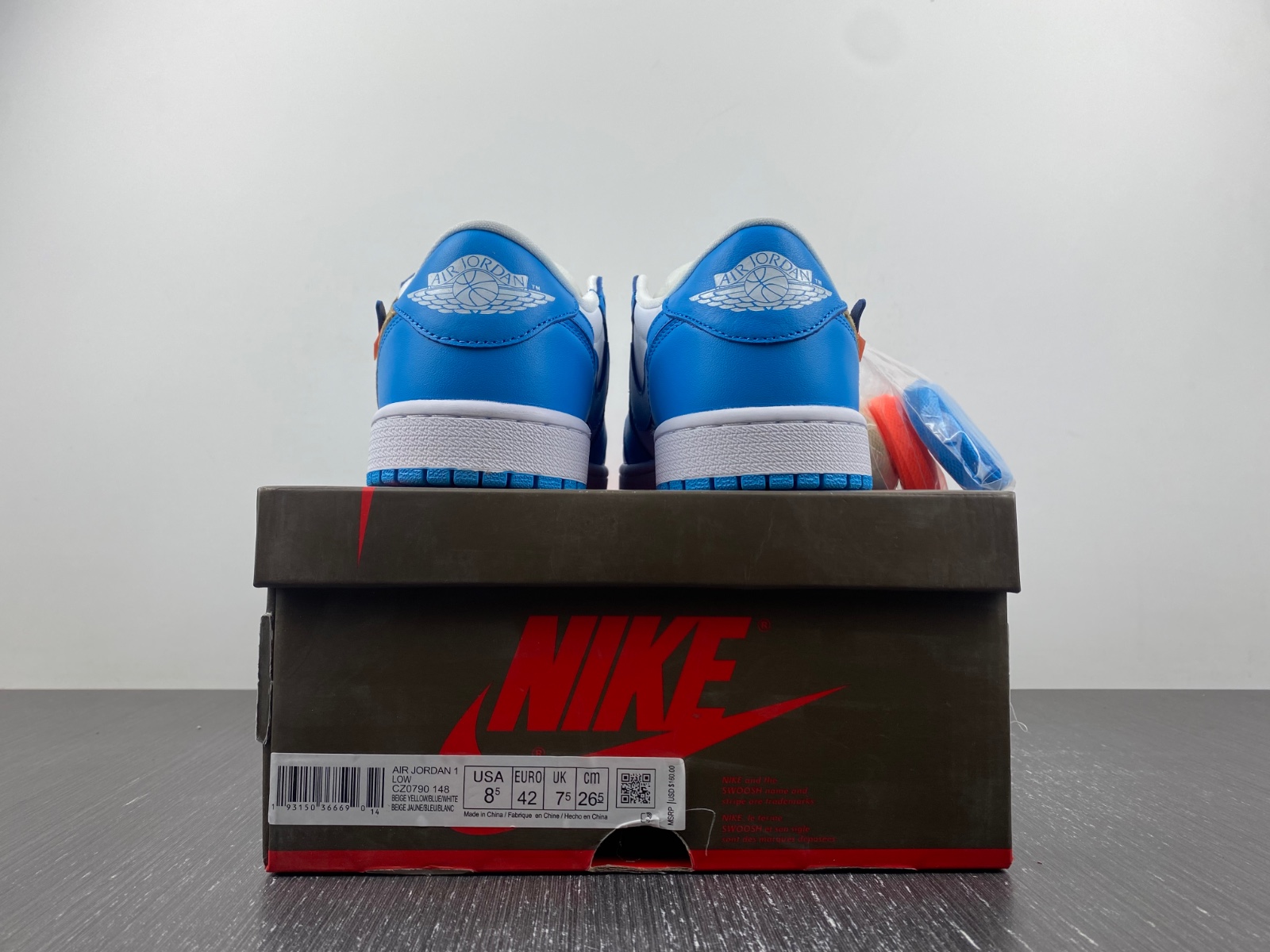 OFF-WHITE x Air Jordan 1 customize