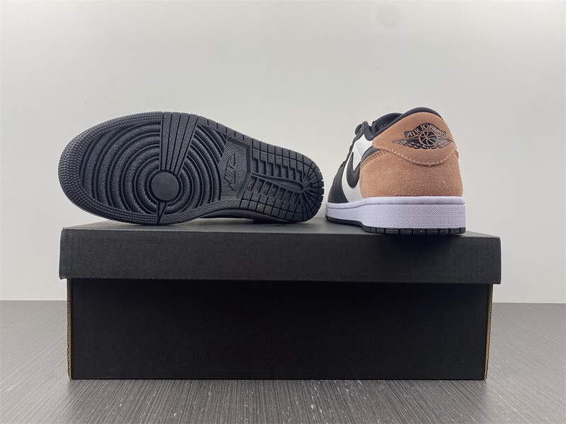 Air Jordan 1 Low 
