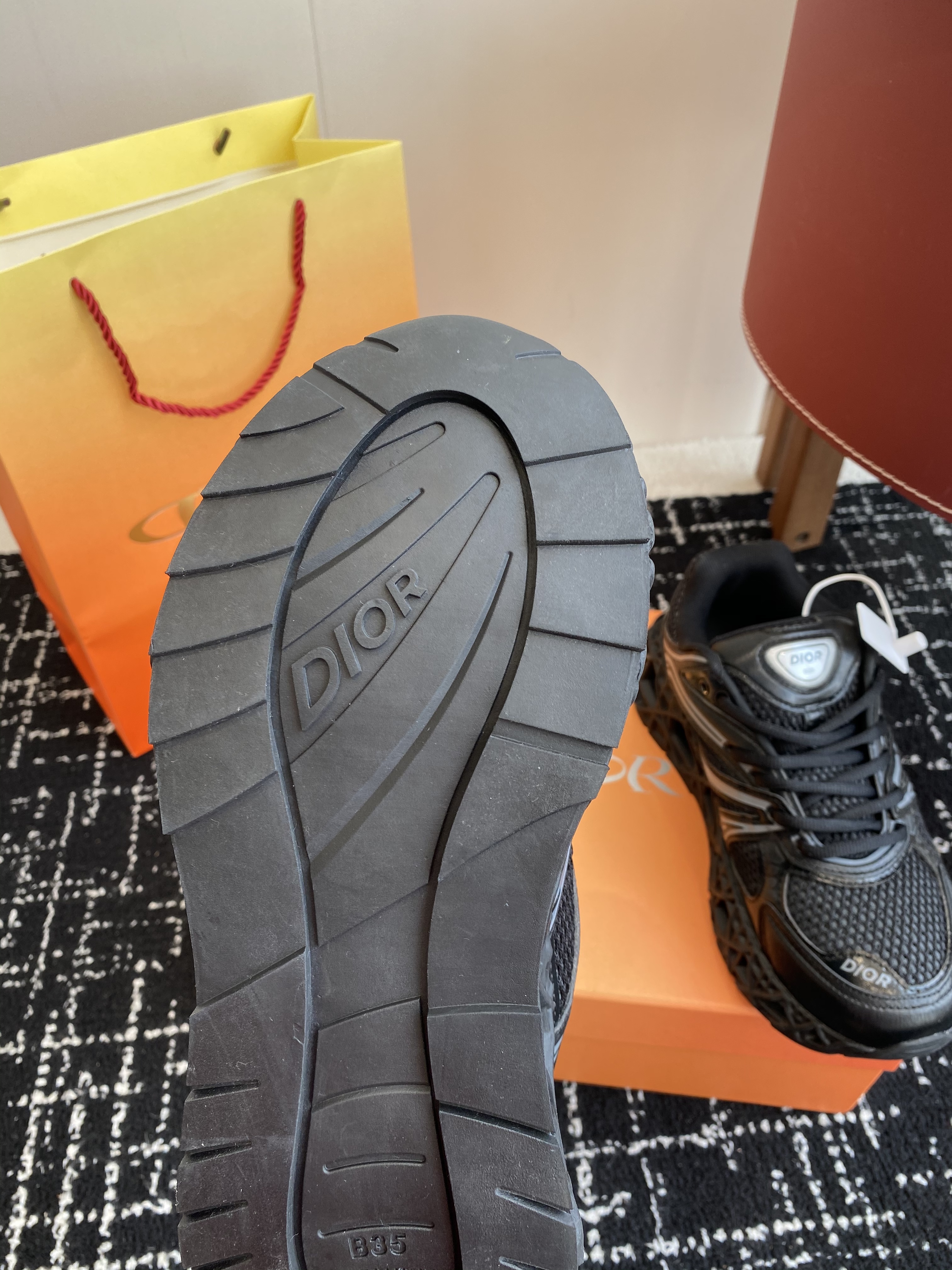 DIOR B35 SNEAKER