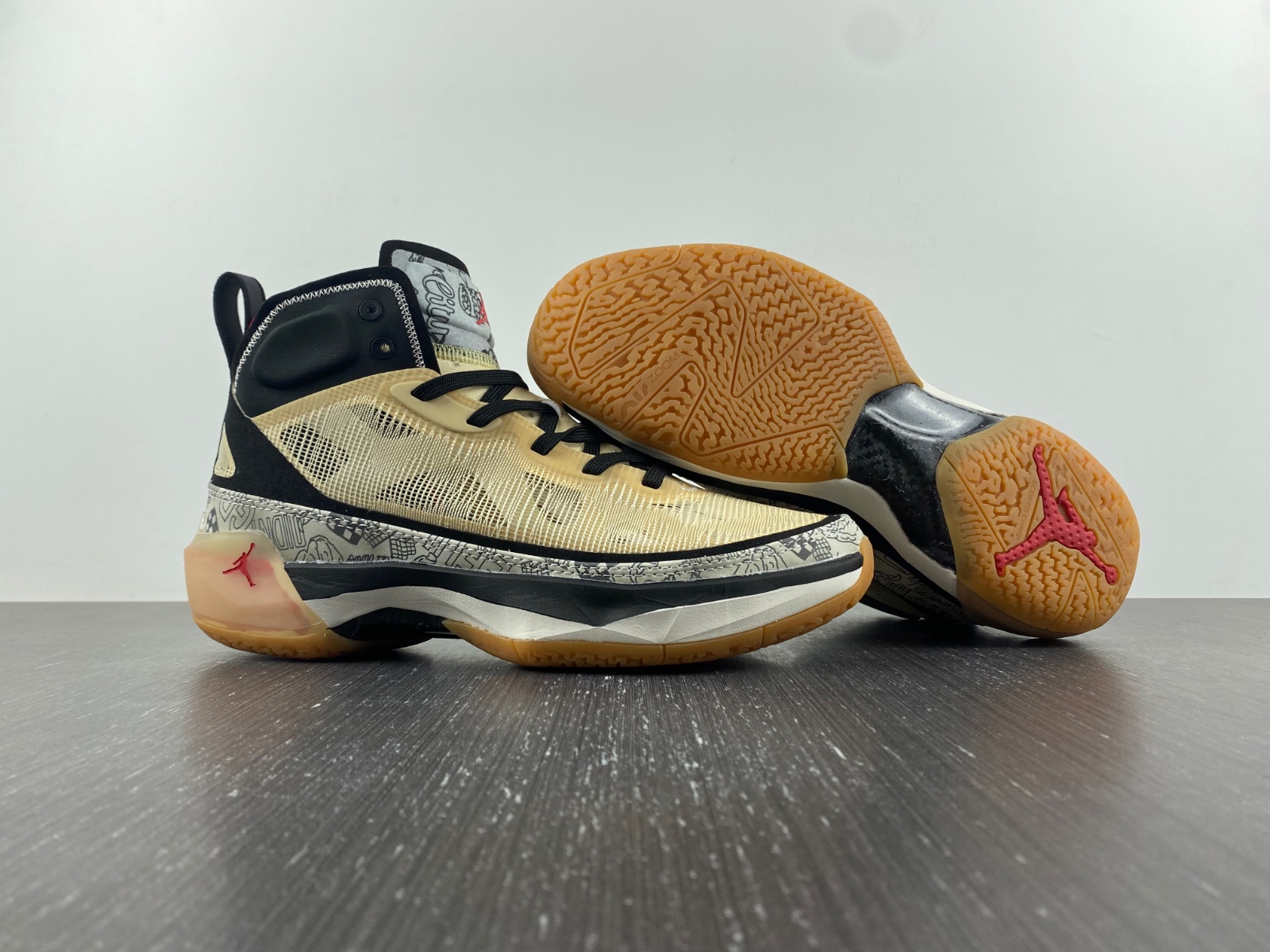 AIR JORDAN 37 