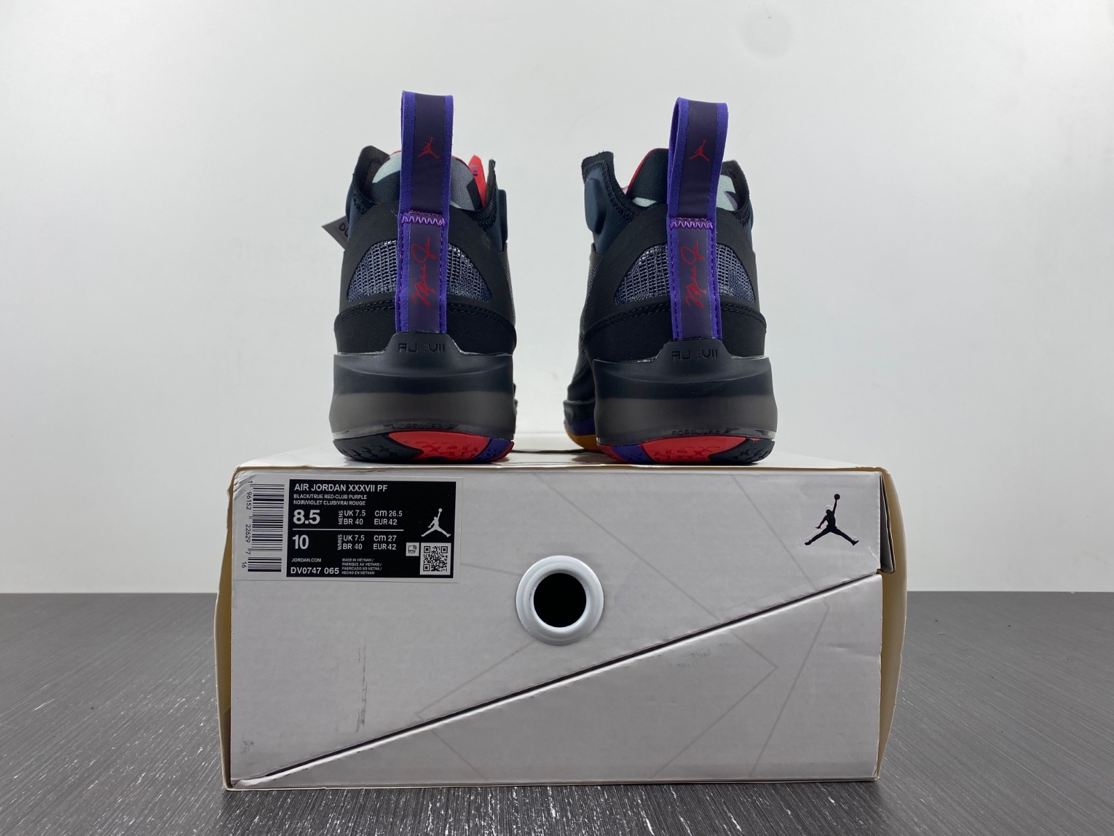 AIR JORDAN 37 