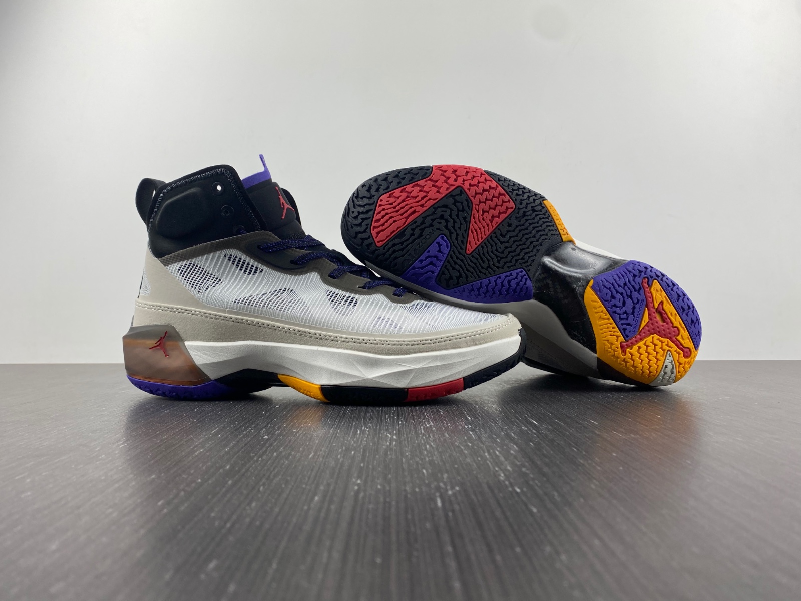 AIR JORDAN 37 