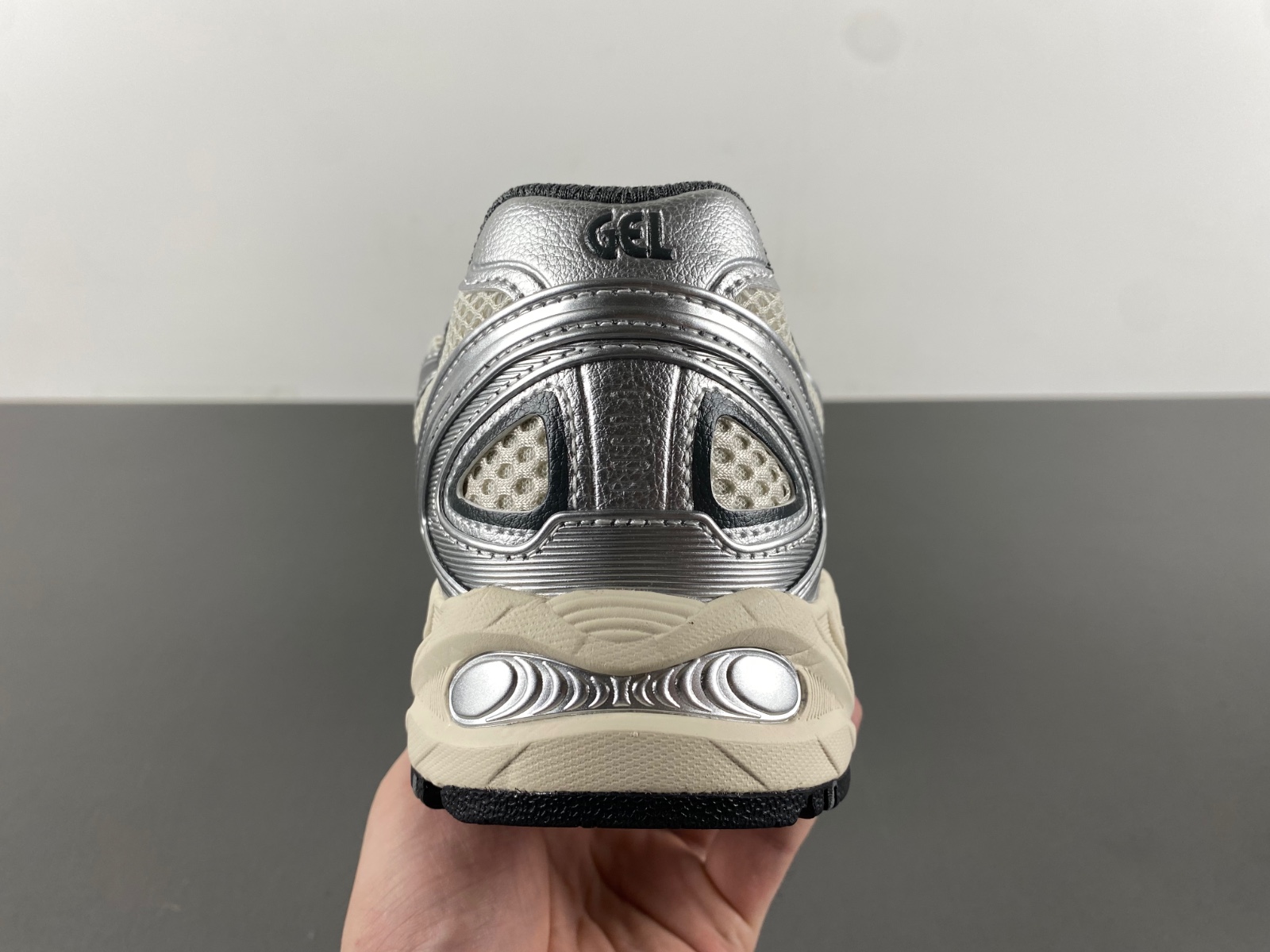 ASICS sneaker