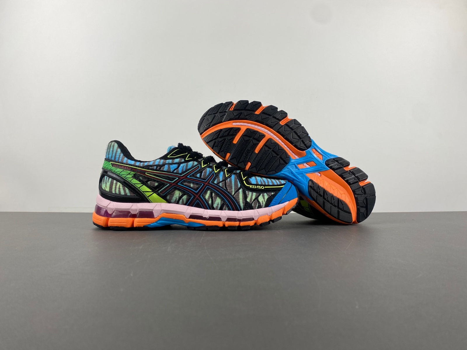 ASICS sneaker