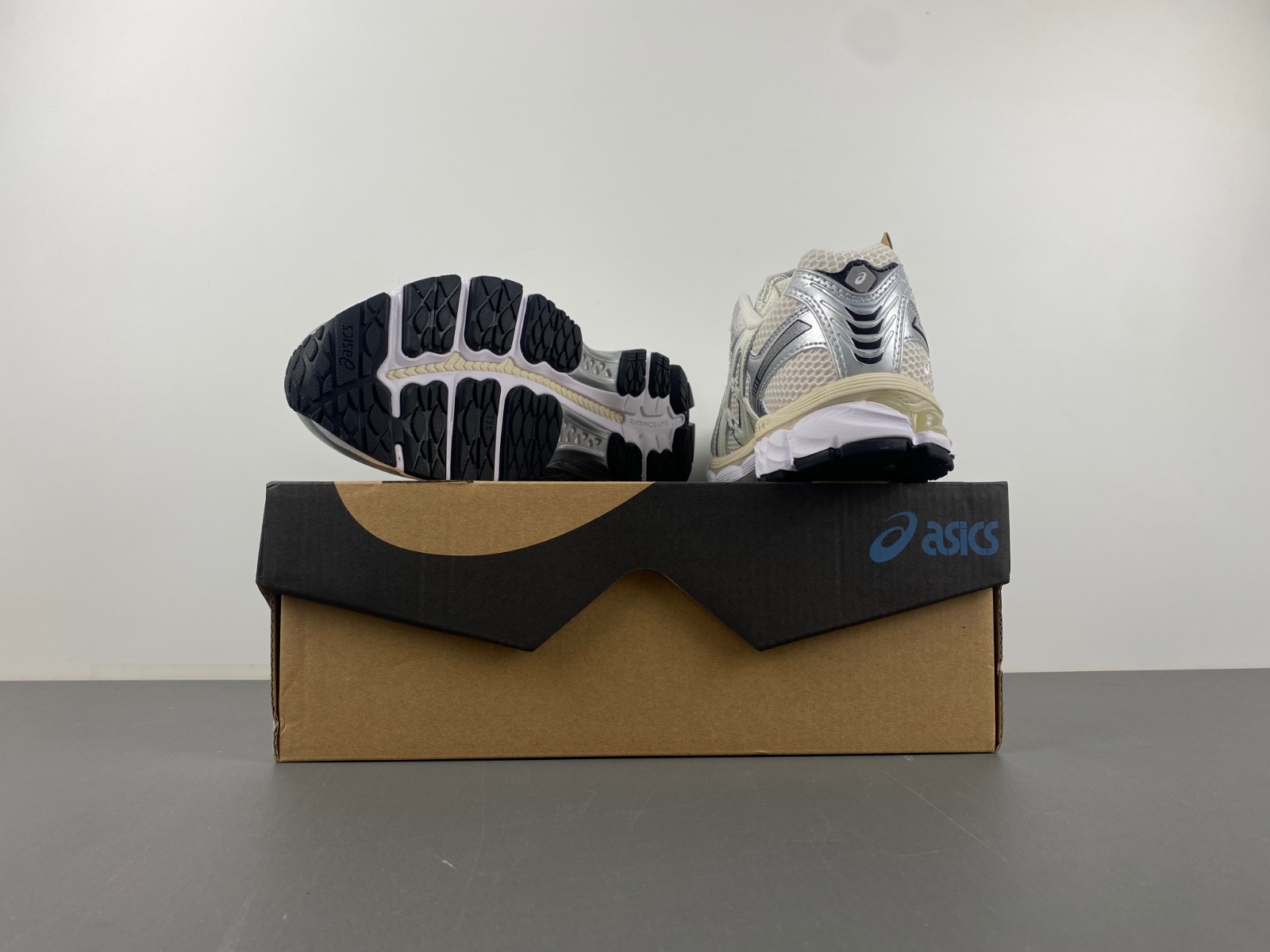 ASICS sneaker