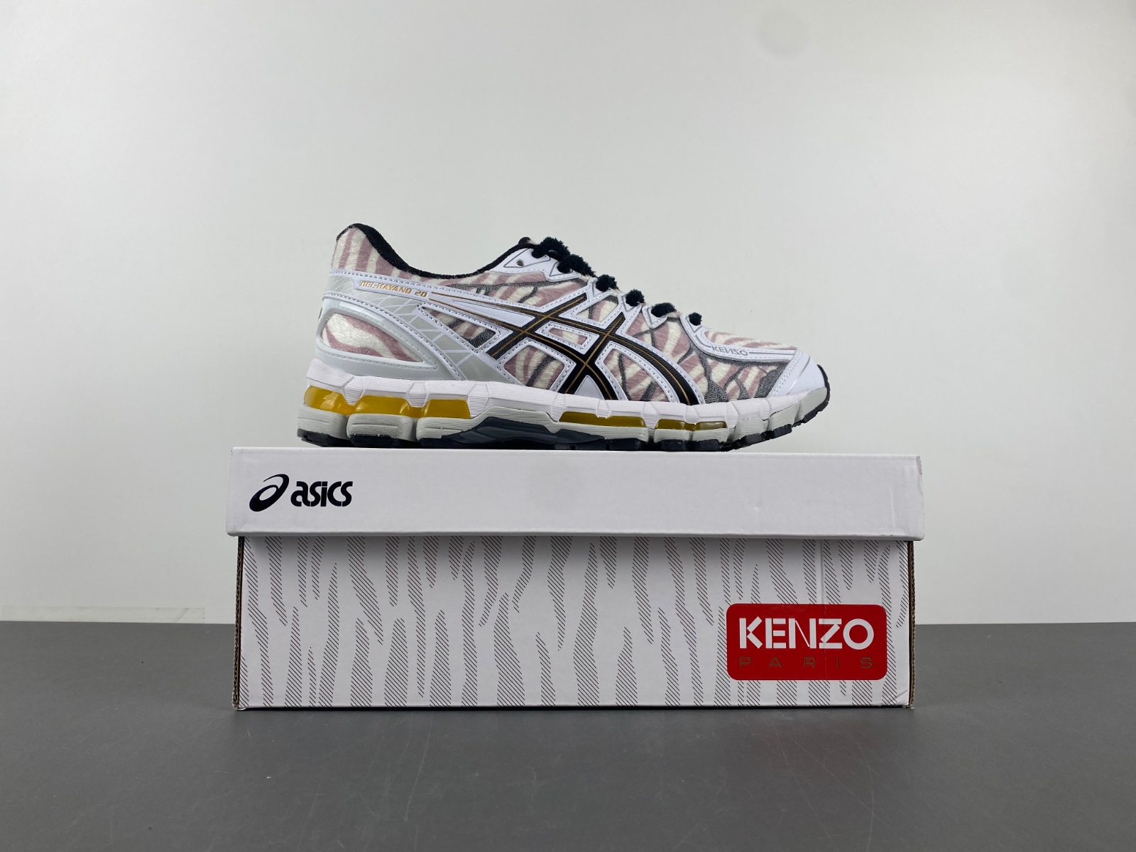 ASICS sneaker