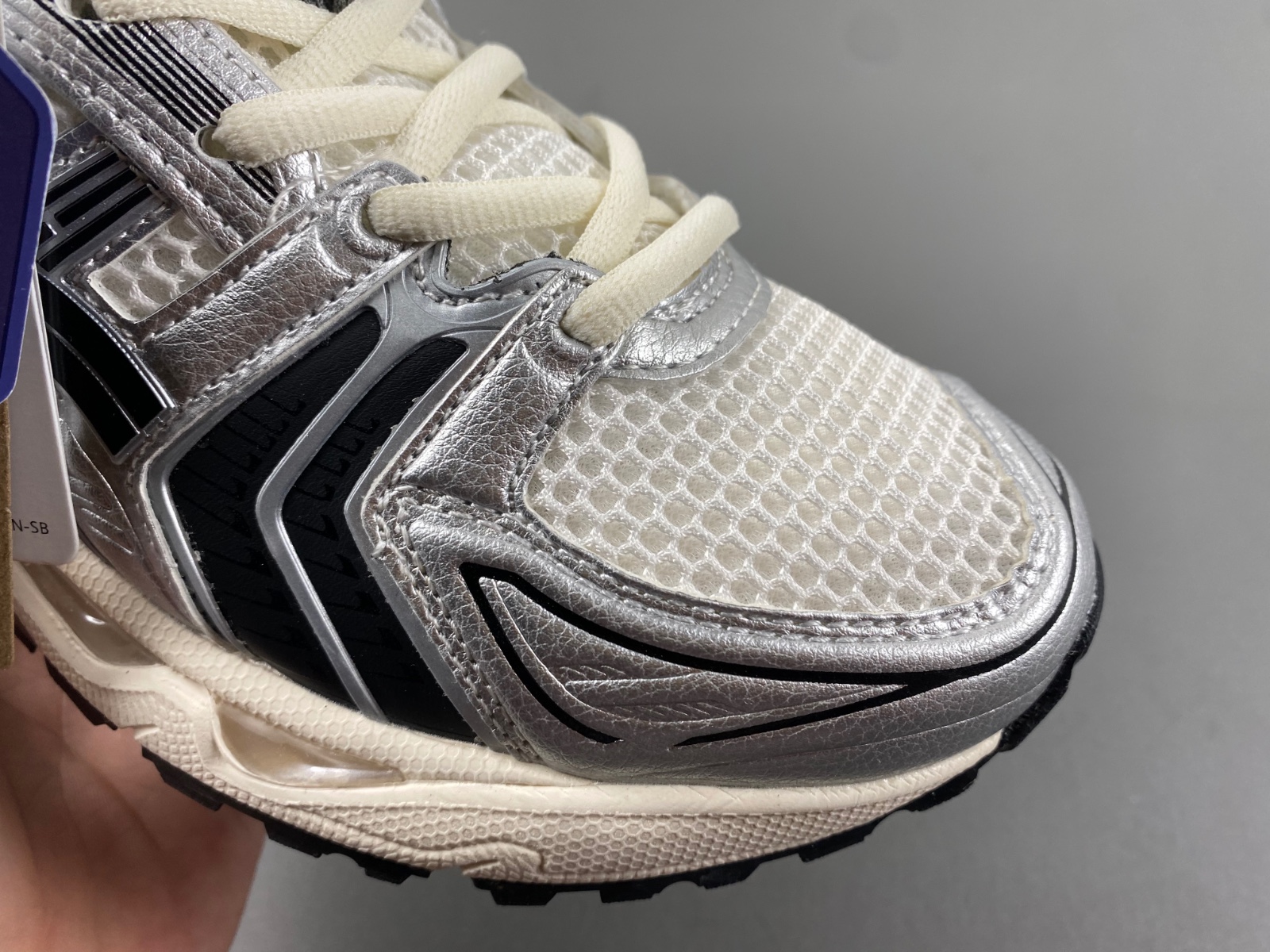 ASICS sneaker