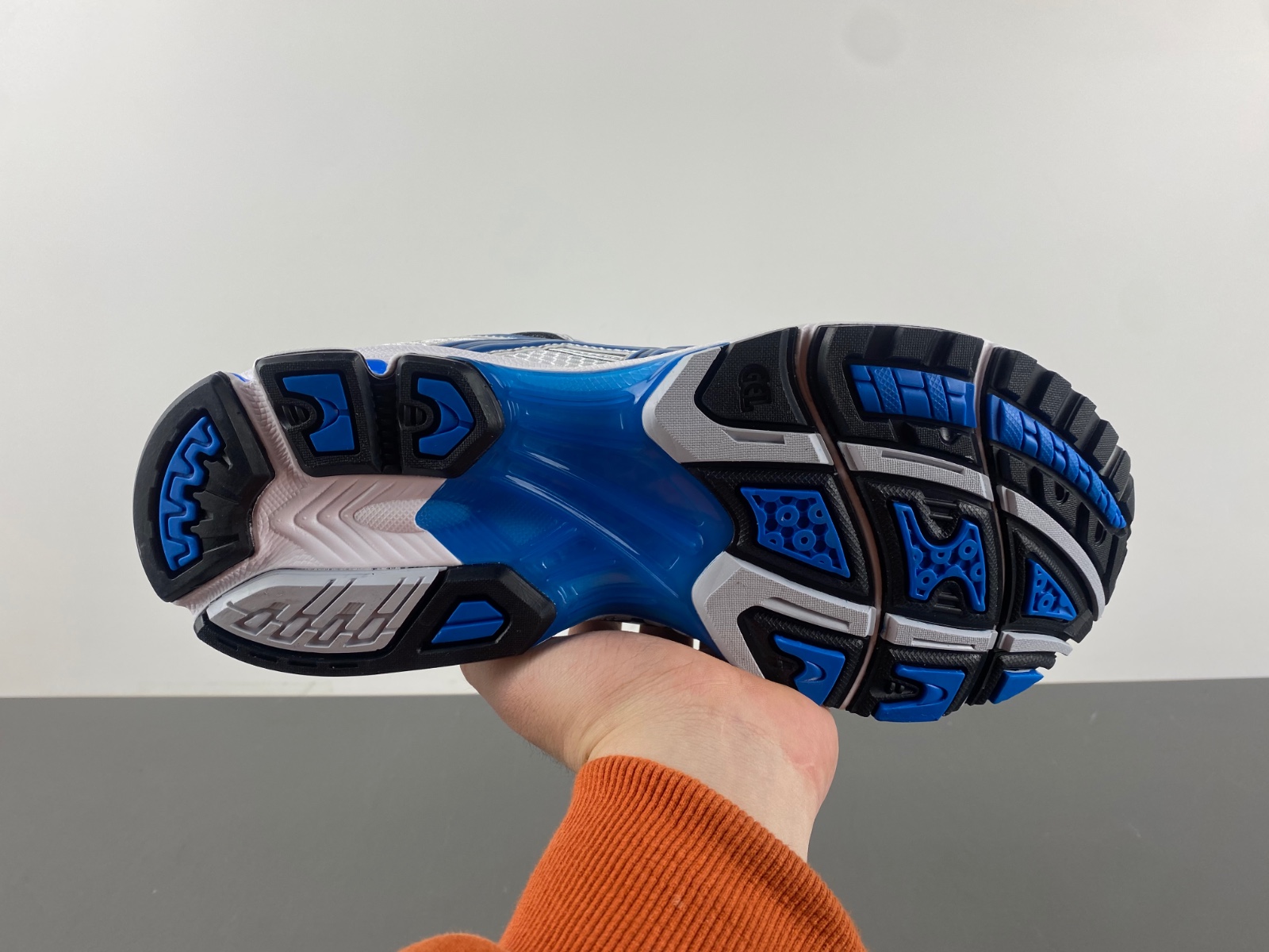 ASICS sneaker