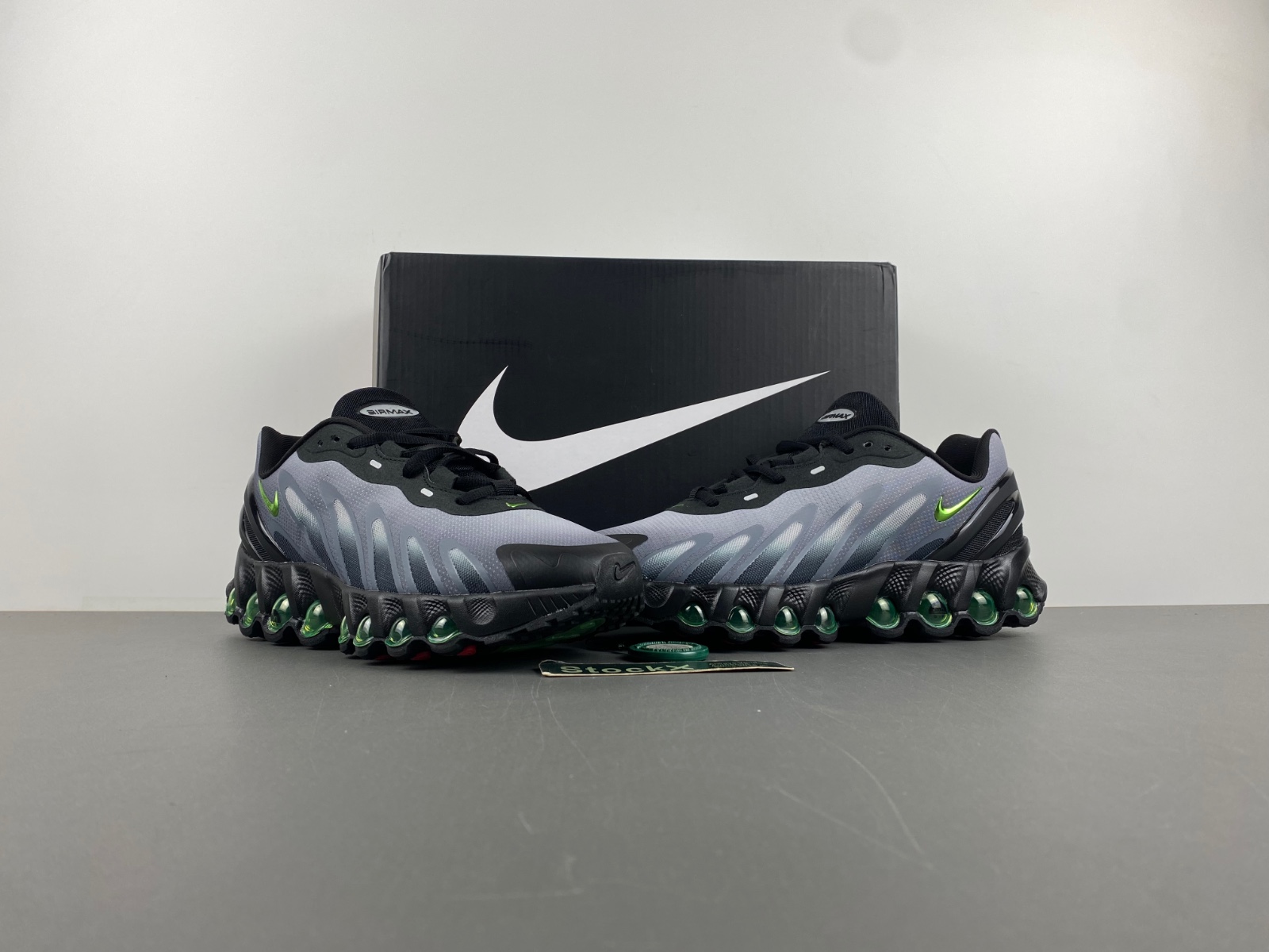 Nike Air Max DN 8