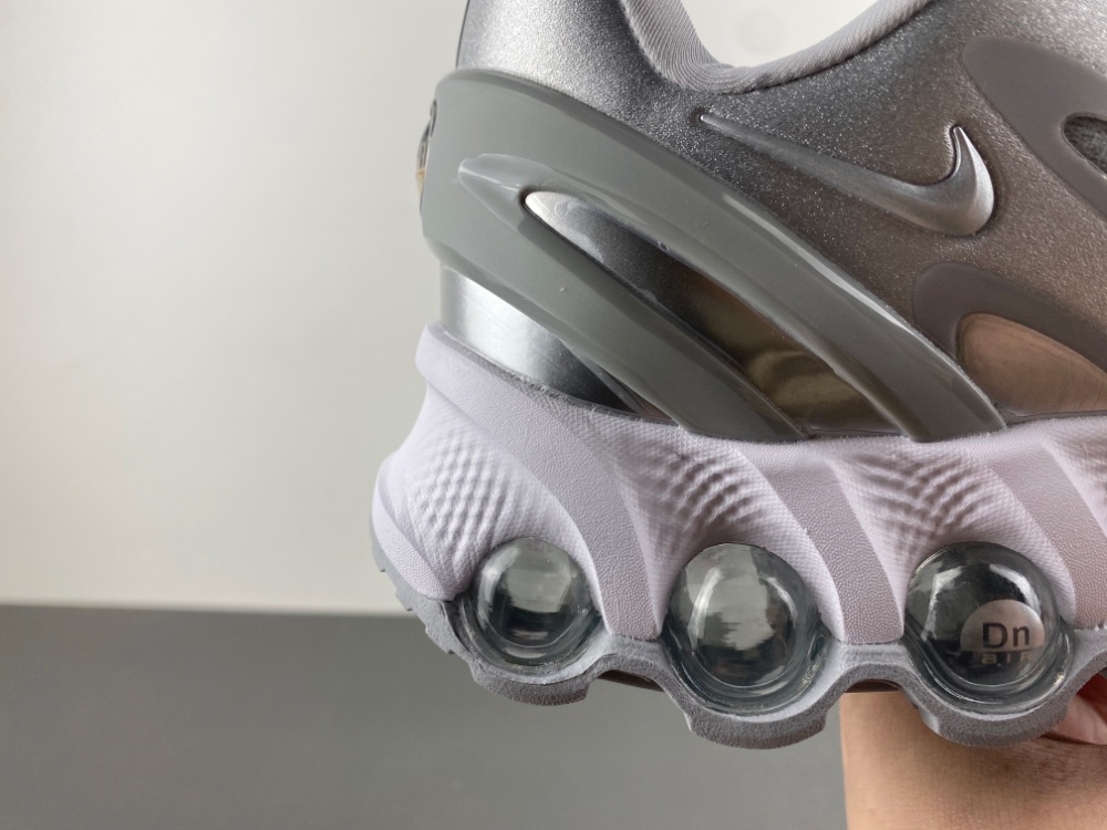 Nike Air Max DN 8