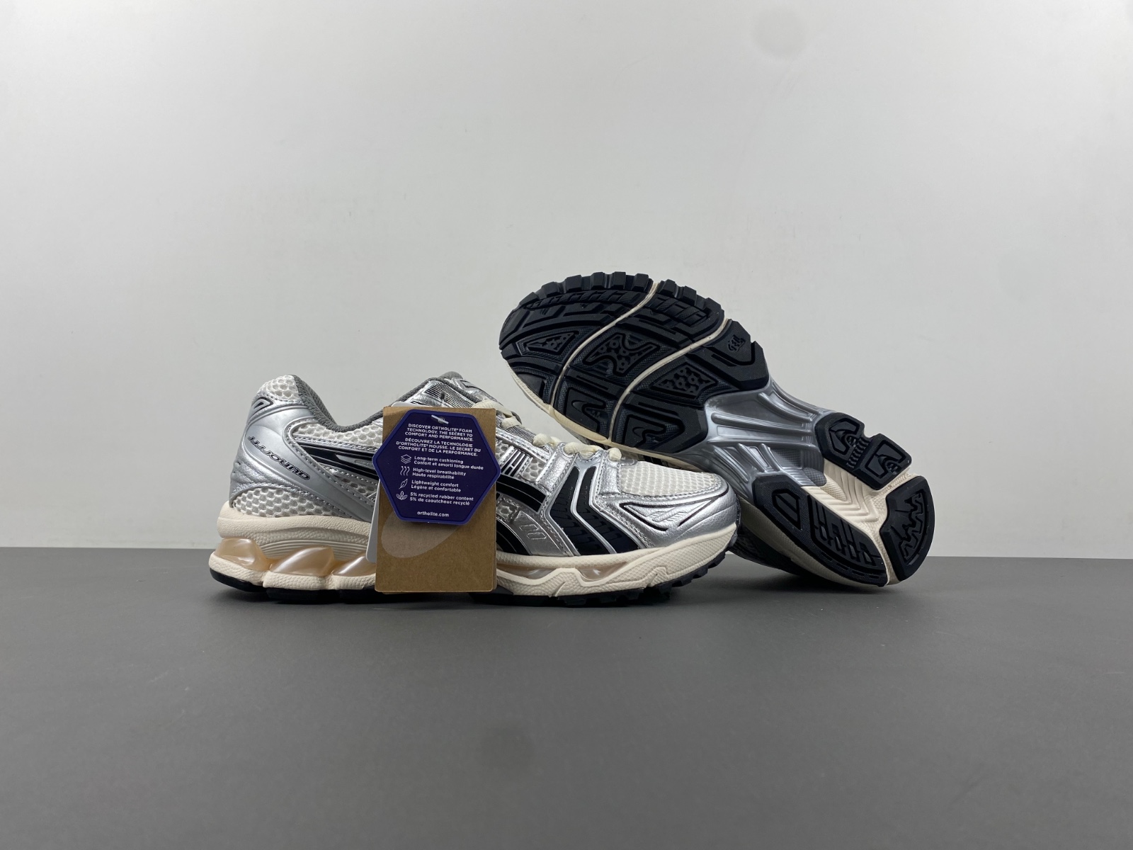 ASICS sneaker