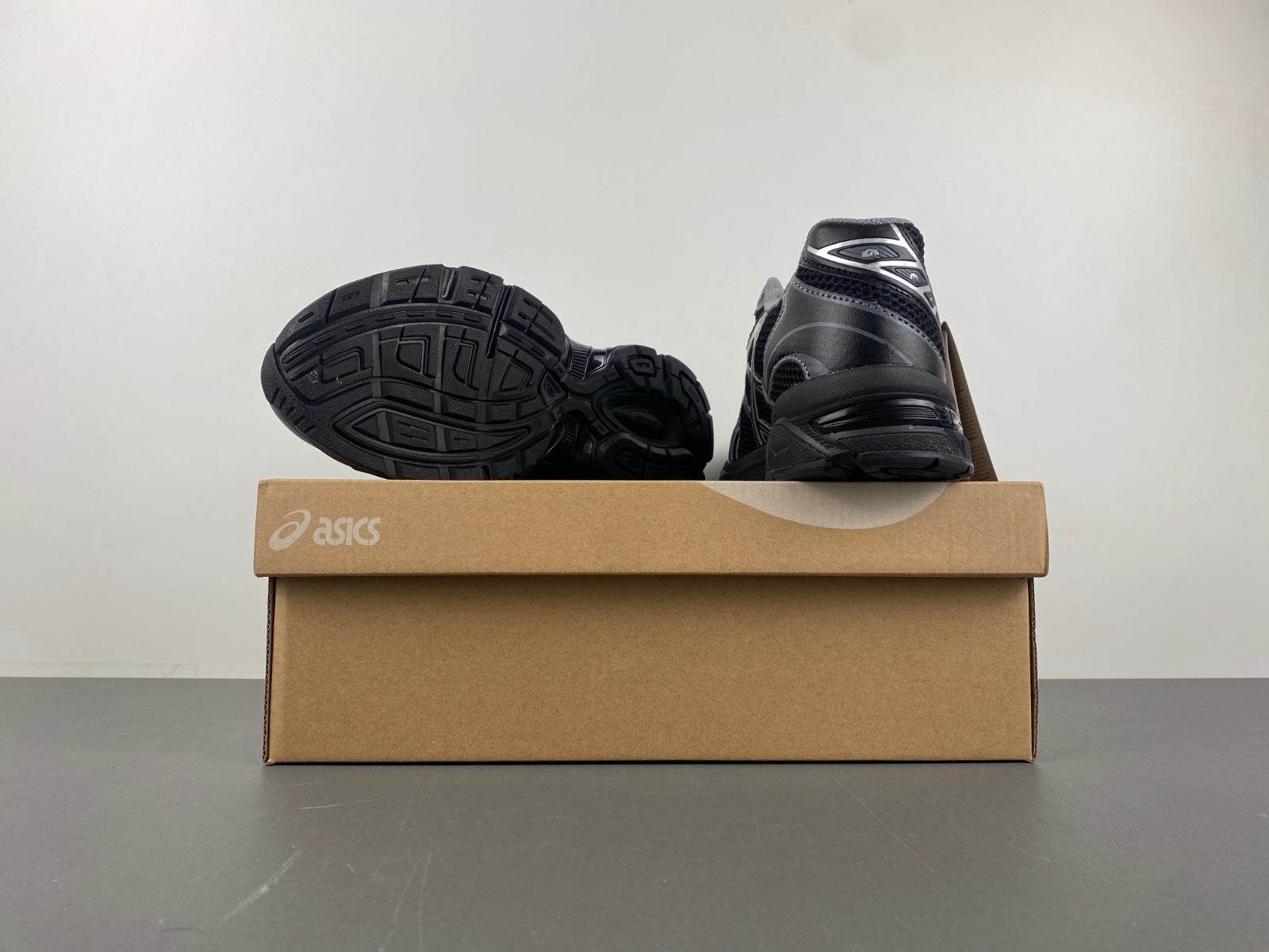 ASICS sneaker