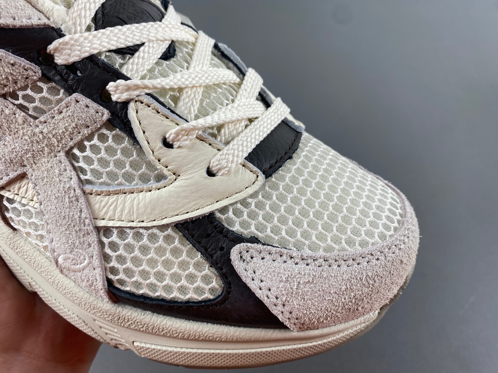 ASICS sneaker