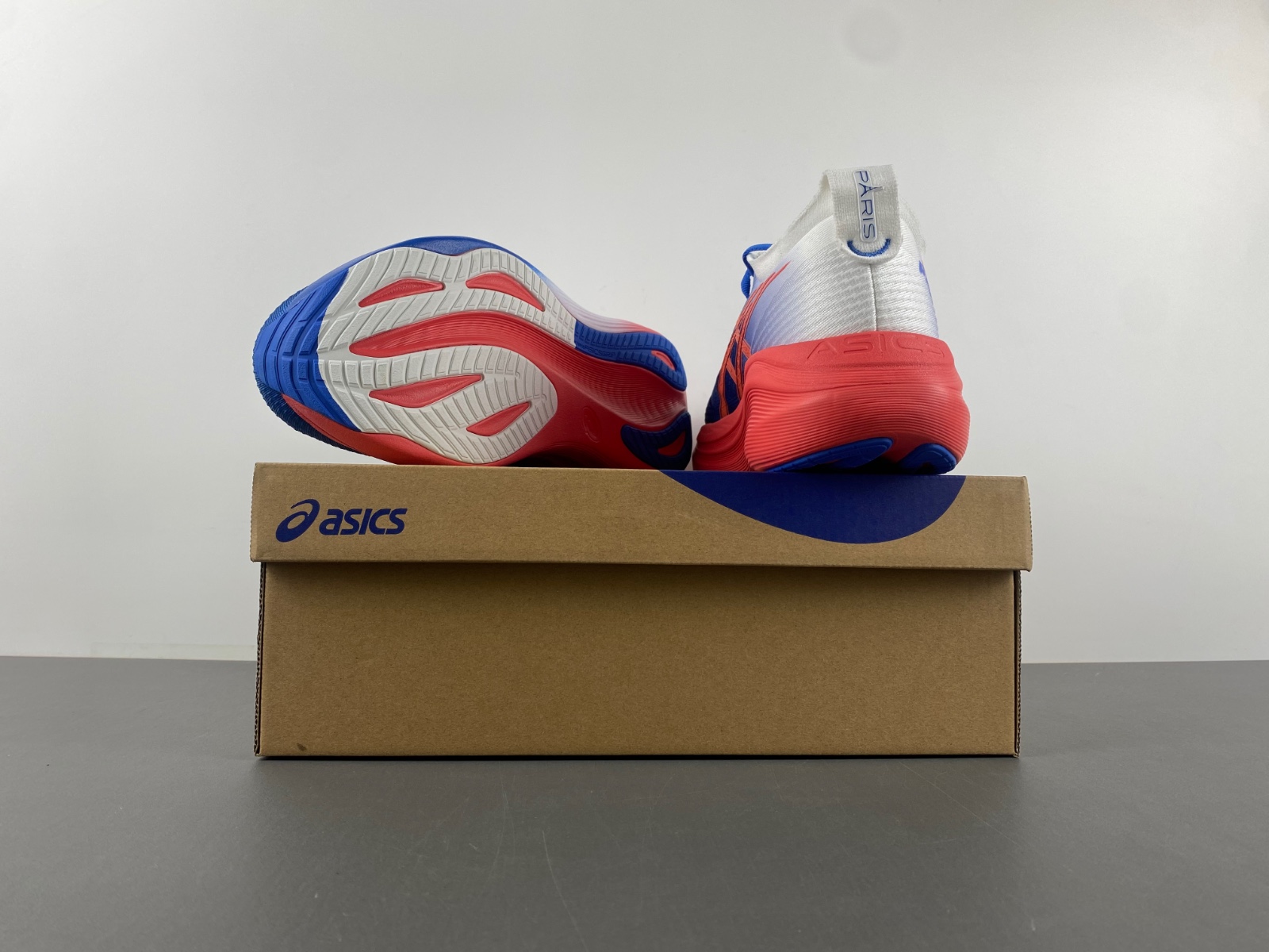 ASICS sneaker