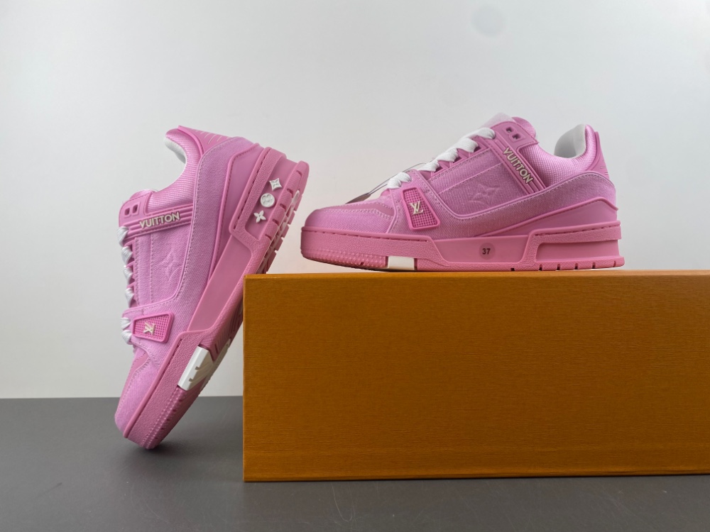 LV Trainer Sneaker