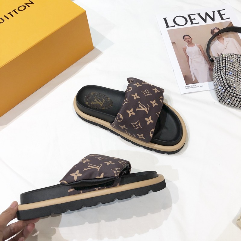 LV POOL PILLOW COMFORT MULE