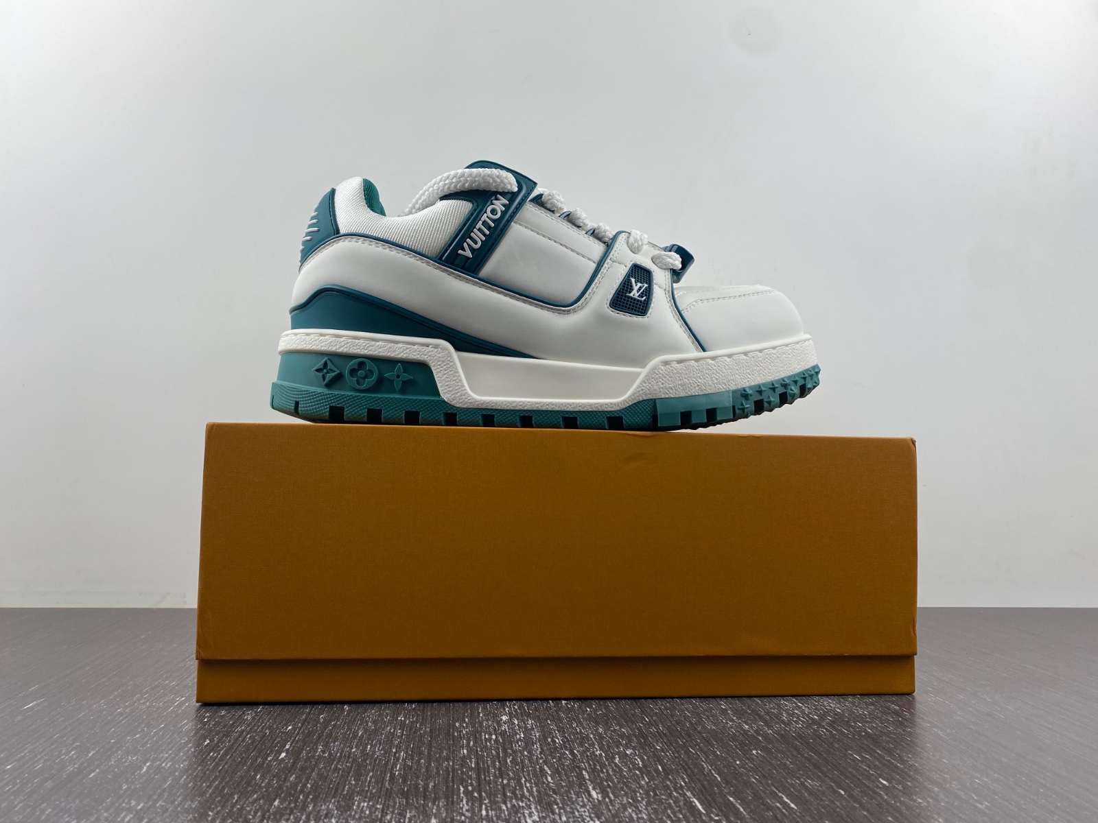 LV Trainer Maxi Sneaker