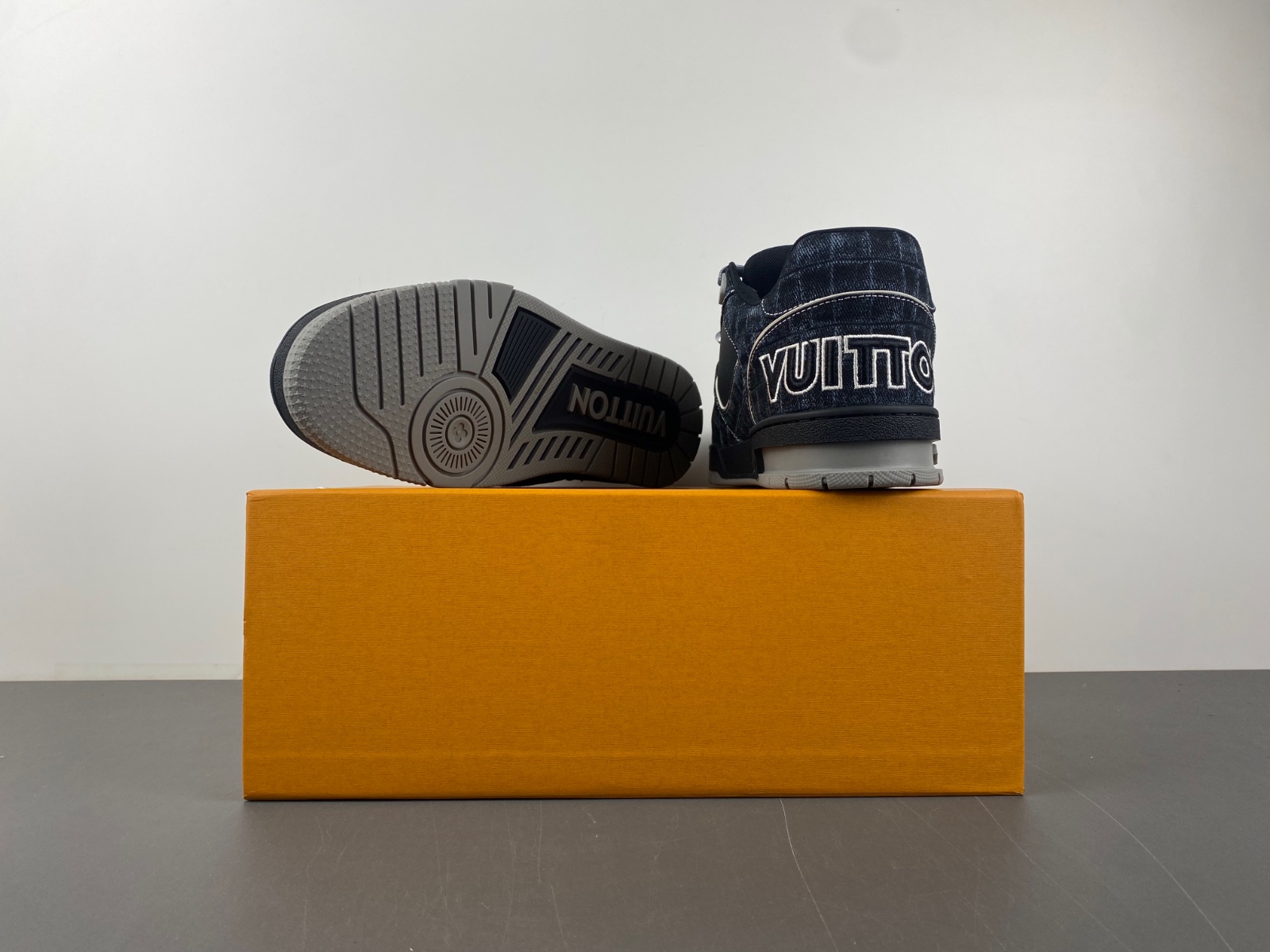 LV Trainer Sneaker